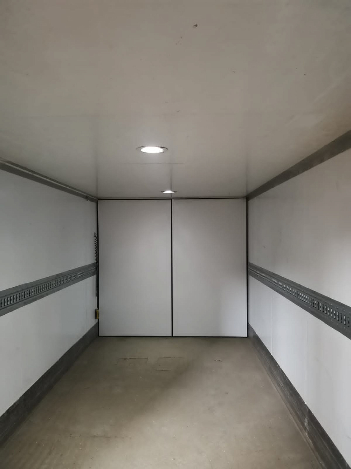 Промтоварные фургоны 