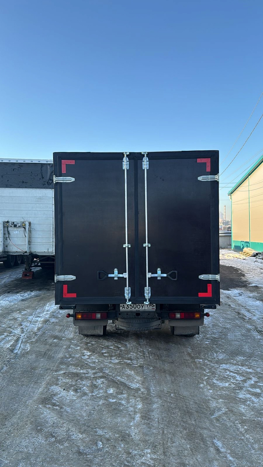 Ворота на грузовики 